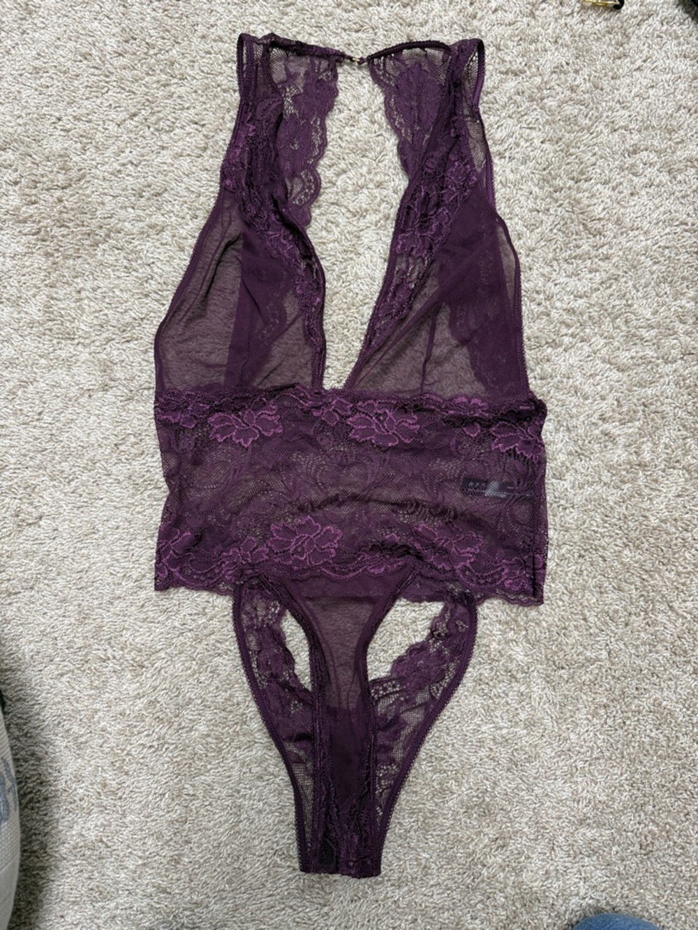 Lace Plunge Teddy Bodysuit - Deep Plum 
‼️offers accepted ‼️